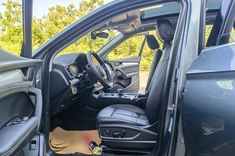 奥迪Q5L 2020款 改款 40 TFSI 荣享时尚型中控内饰7002