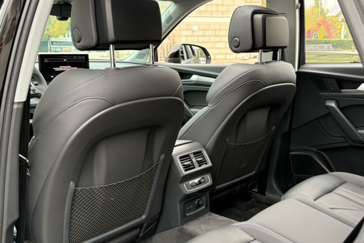 奥迪Q5L 2022款 45T 豪华动感型中控内饰7008