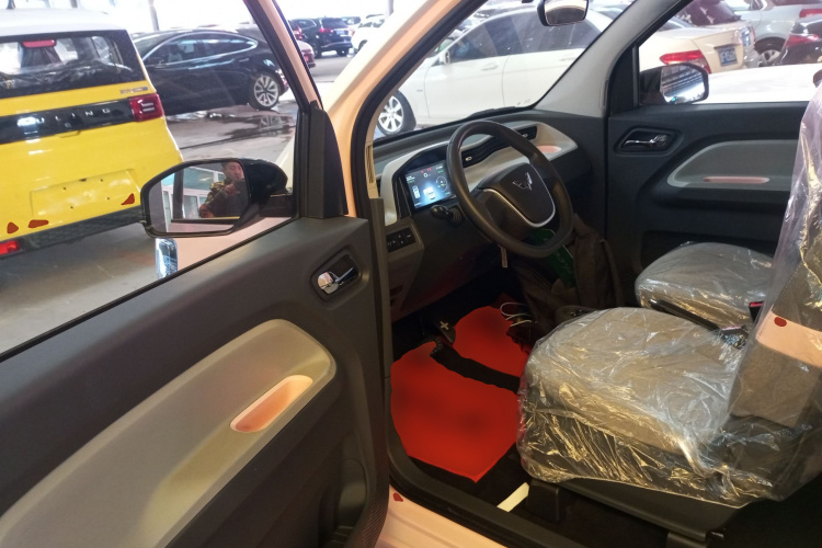 五菱汽车 宏光MINIEV 2022款 马卡龙时尚款 磷酸铁锂中控内饰7003