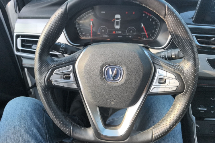 长安CS75 2018款 280T 手动精智型 国V中控内饰13