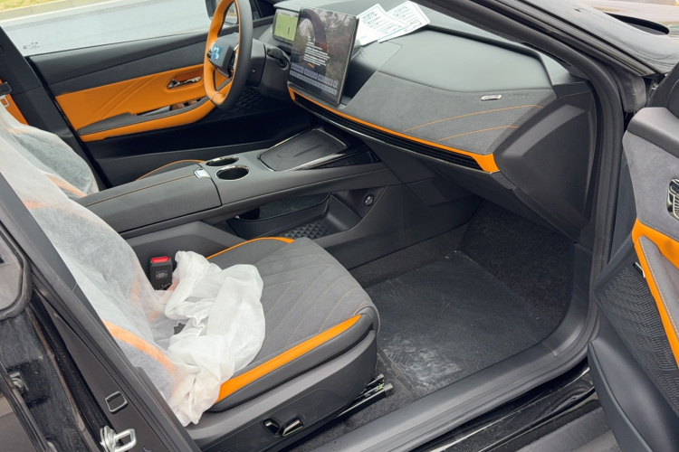 深蓝汽车 深蓝SL03 2025款 增程运动型中控内饰7002