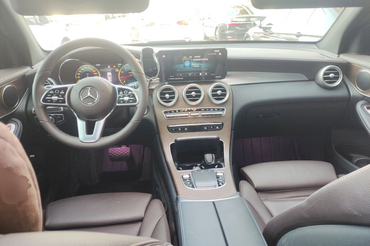 奔驰GLC 2022款 改款 GLC 300 L 4MATIC 动感型臻藏版中控内饰7002