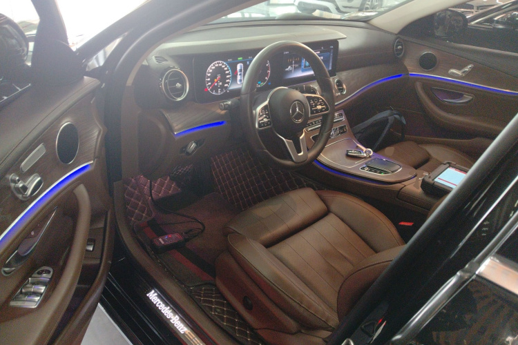 奔驰E级 2020款 E 260 L中控内饰20