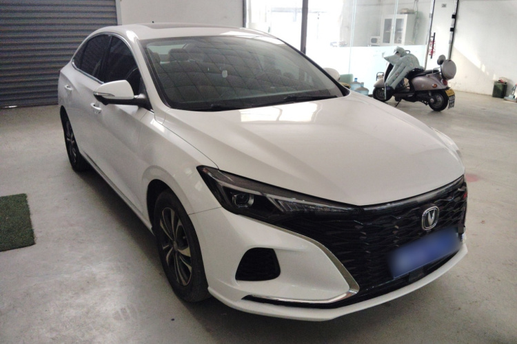 长安 逸动 2021款 PLUS 蓝鲸NE 1.4T GDI DCT尊贵型车身外观3