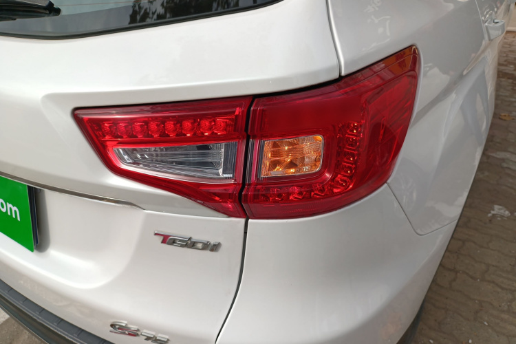 长安CS75 2017款 尚酷版 1.5T 手动致享型车身外观9