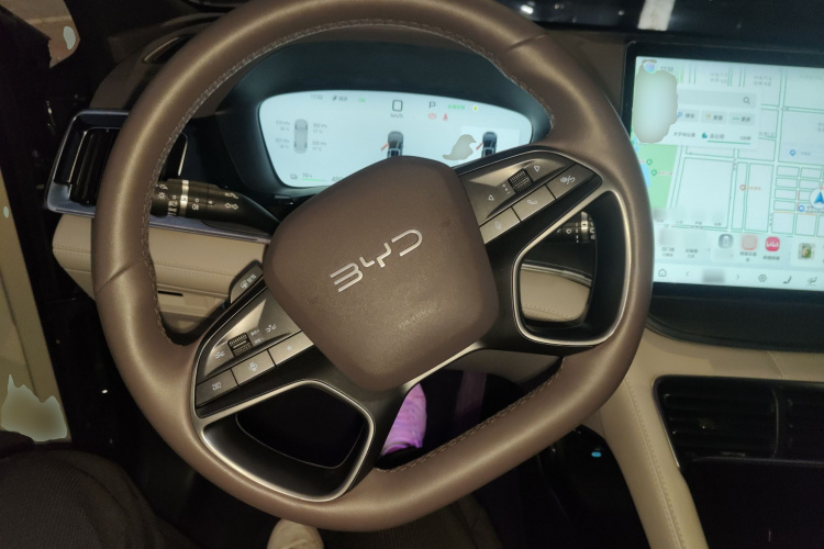 比亚迪 宋PLUS新能源 2025款 EV 智驾版 605km 旗舰型局部细节13