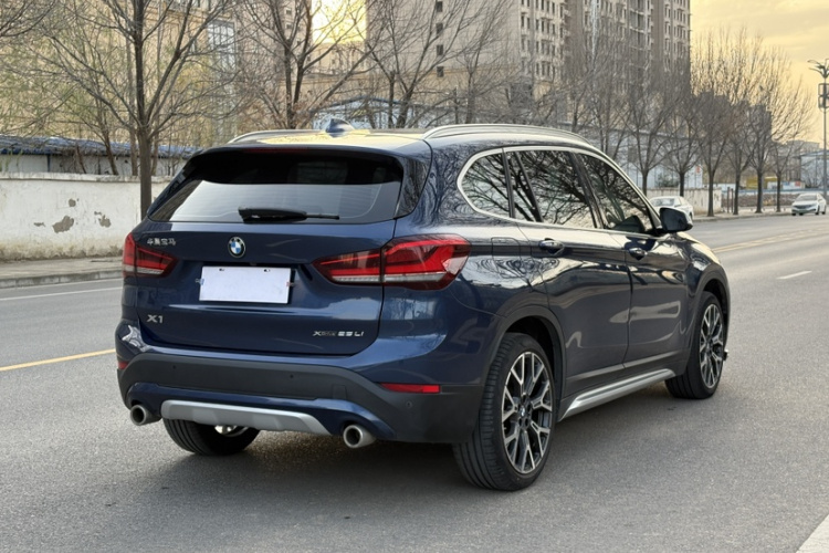 宝马X1 2021款 xDrive25Li 尊享型车身外观6003