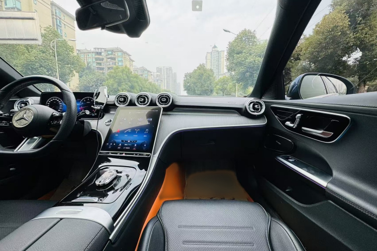 奔驰C级 2022款 改款 C 260 L 运动版中控内饰7014