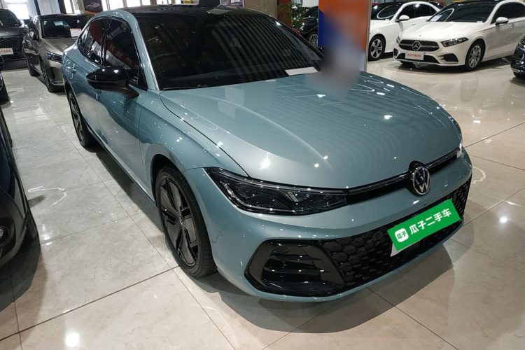 大众 帕萨特 2025款 Pro 380TSI 星空龙尊版车身外观3