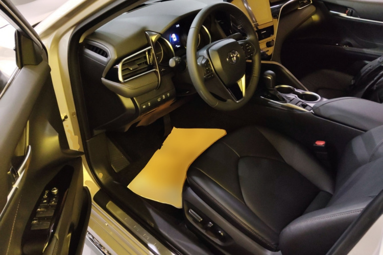 丰田 凯美瑞 2023款 2.0G 豪华版中控内饰20