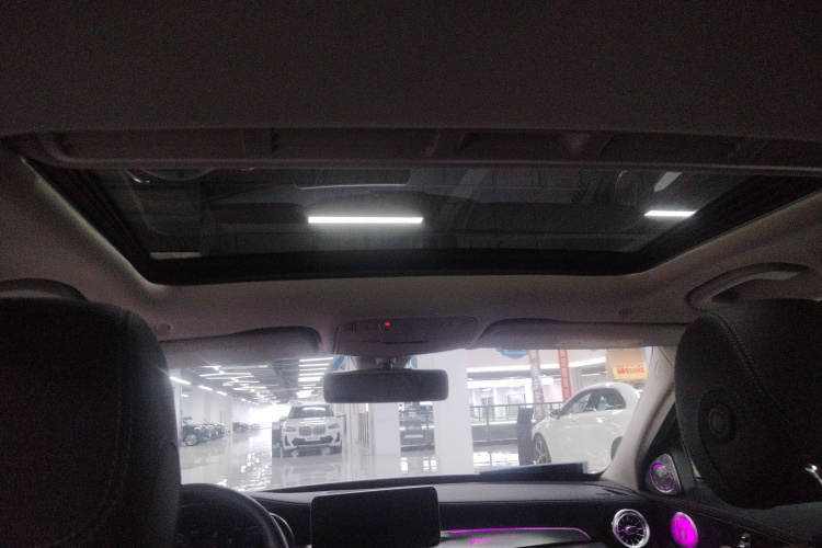 奔驰C级 2019款 C 180 L 时尚型运动版中控内饰22