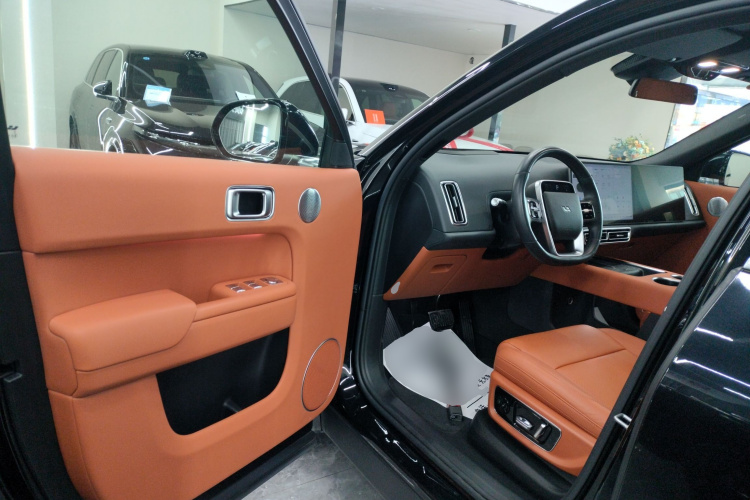 理想汽车 理想L8 2024款 Max中控内饰7003