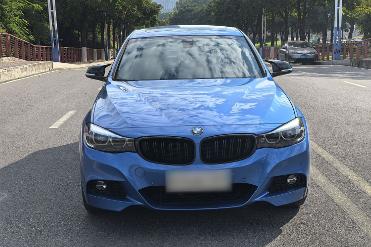 宝马3系GT 2019款  320i M运动曜夜版车身外观6003