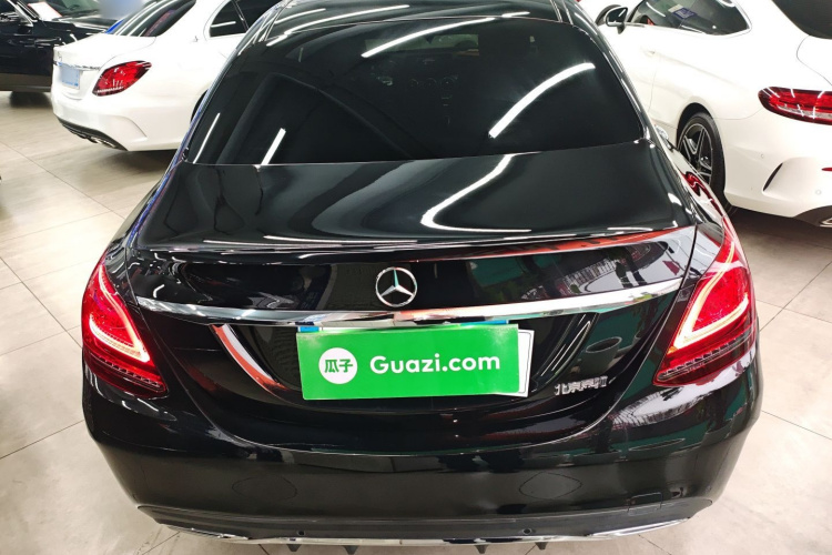 奔驰C级 2020款 改款 C 260 L 运动版车身外观6