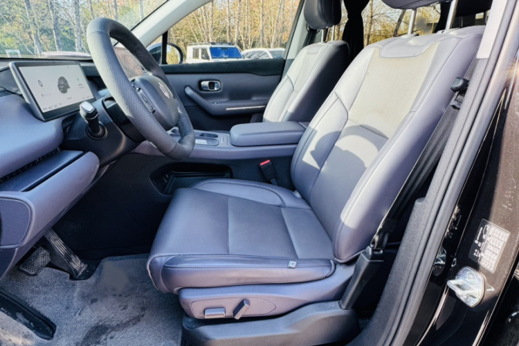 零跑汽车 零跑C16 2024款 增程 200激光雷达版中控内饰7008