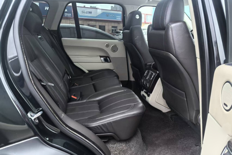 路虎 揽胜 2016款 3.0 SC V6 Vogue中控内饰7010