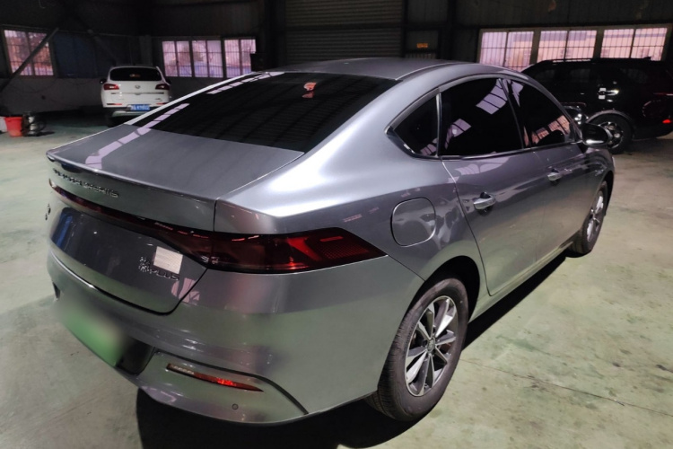 比亚迪 秦PLUS 2024款 荣耀版 DM-i 55KM领先型车身外观7