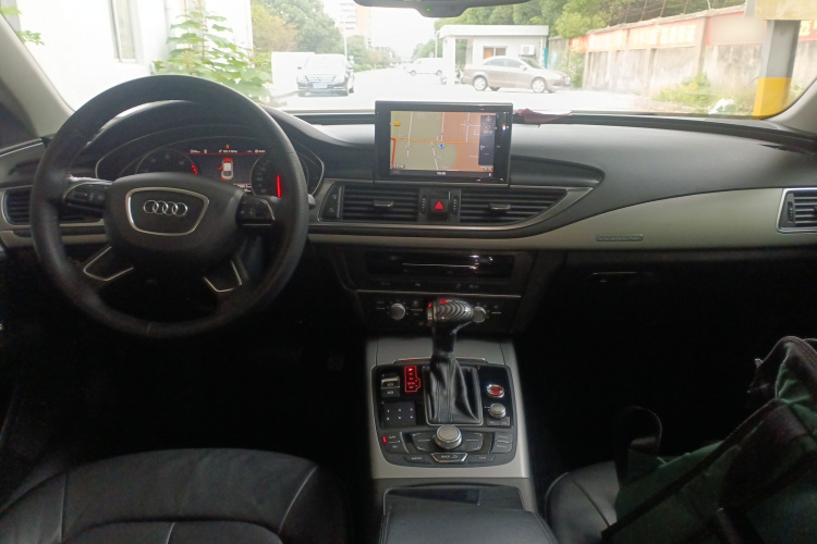 奥迪A7 2013款 35 FSI quattro进取型中控内饰12