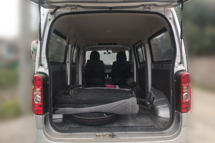 长安凯程 长安睿行M60 2023款 1.6L CNG舒适型客车6座中控内饰23