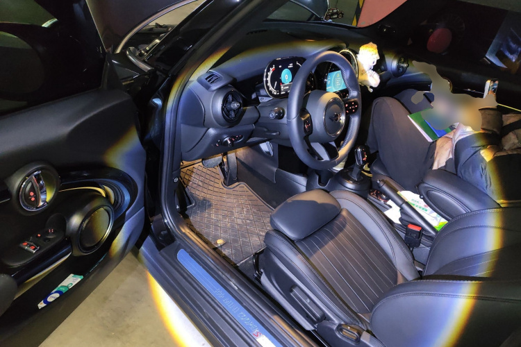 MINI 2023款 改款 2.0T COOPER S 艺术家中控内饰20