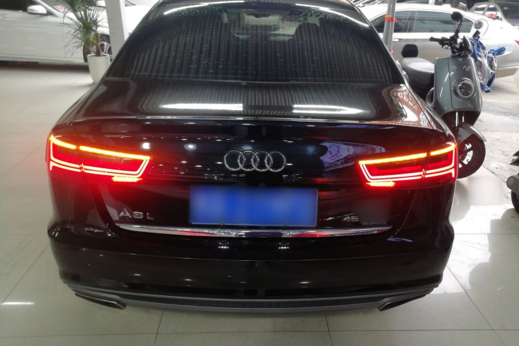 奥迪A6L 2018款 30周年年型 45 TFSI quattro 运动型车身外观6