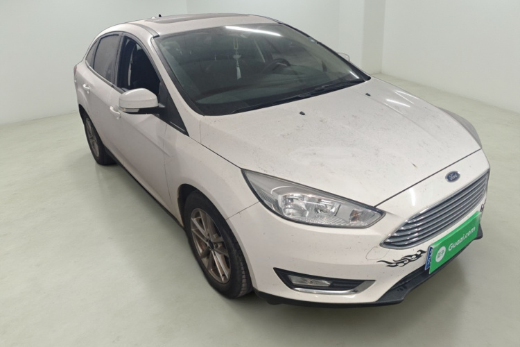 福特 福克斯 2017款 三厢 1.6L 手动风尚型智行版车身外观3