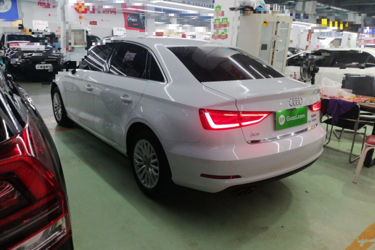 奥迪A3 2015款 Limousine 35 TFSI 百万纪念智领型车身外观4