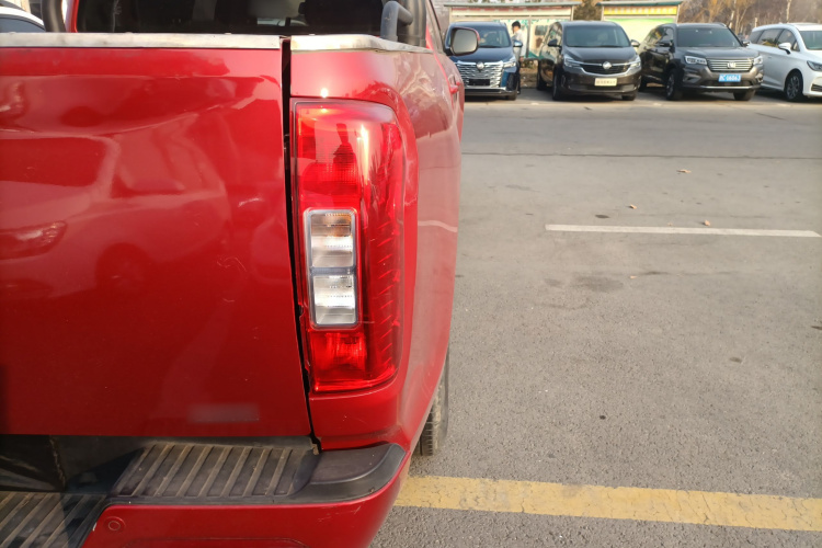 长城 炮 2019款 2.0T商用版手动柴油两驱精英型长箱GW4D20M车身外观6006