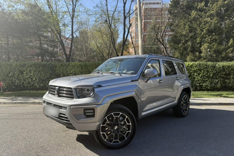 坦克700新能源 2024款 Hi4-T 极境版车身外观1