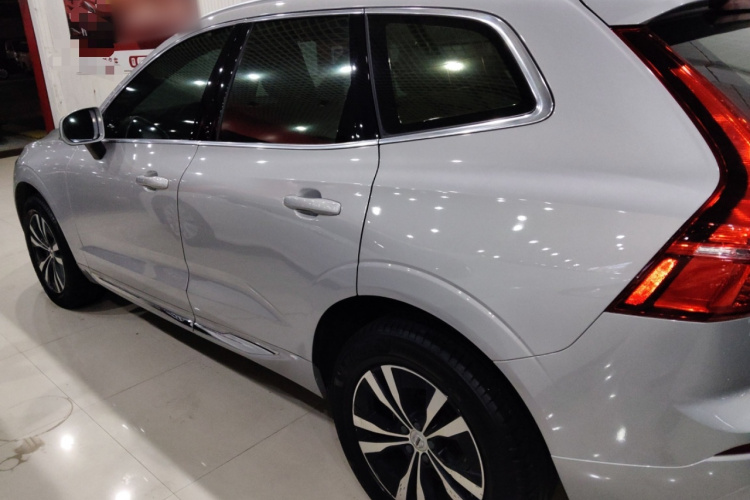 沃尔沃XC60 2023款 B5 四驱智逸豪华版车身外观4