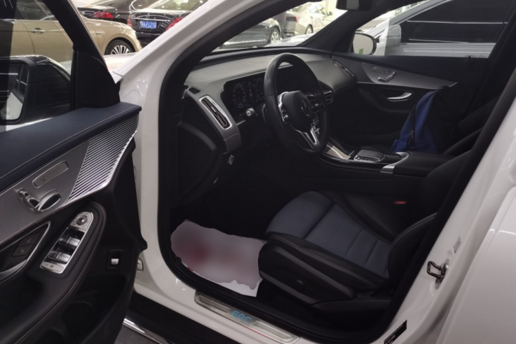 奔驰EQC 2021款 EQC 350 4MATIC中控内饰20