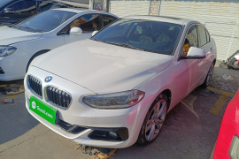 宝马1系 2017款 120i 设计套装型