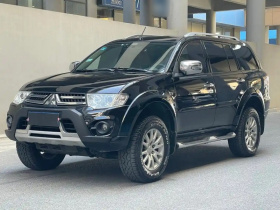 三菱 帕杰罗·劲畅 2013款 3.0L 自动两驱豪华版