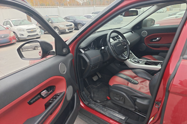 路虎 揽胜极光(进口) 2014款 2.0T 5门耀动版中控内饰20