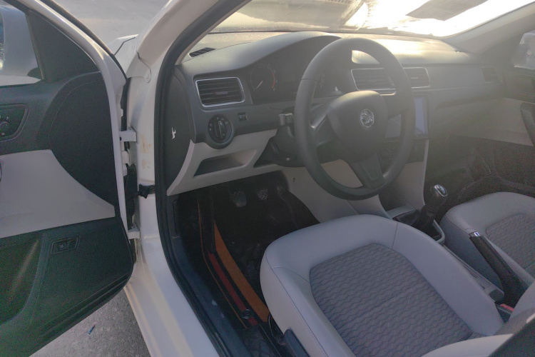 斯柯达 昕锐 2016款 1.4L 手动创行版中控内饰20