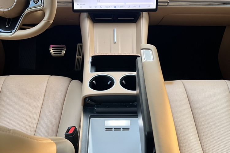 鸿蒙智行 智界R7 2024款 纯电 736km UItra中控内饰7012