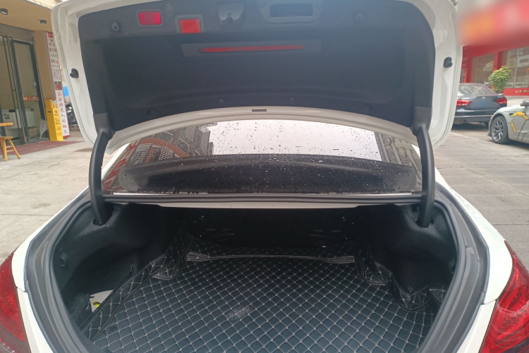 奔驰C级 2020款 改款 C 260 L 运动版中控内饰23