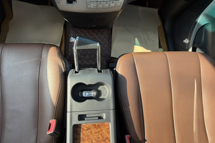 比亚迪M6 2015款 2.4L 自动豪华型中控内饰7008