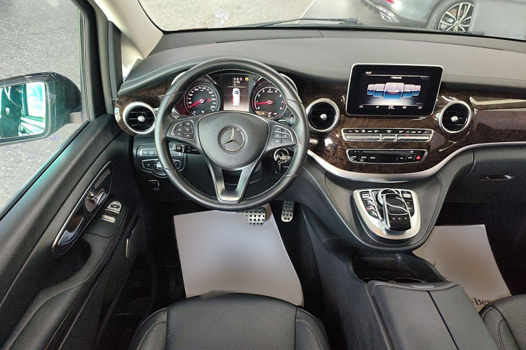 奔驰V级 2018款 V 260 L 尊贵加长版 国VI局部细节13