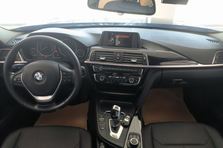 宝马3系 2016款 316Li 时尚型中控内饰7002