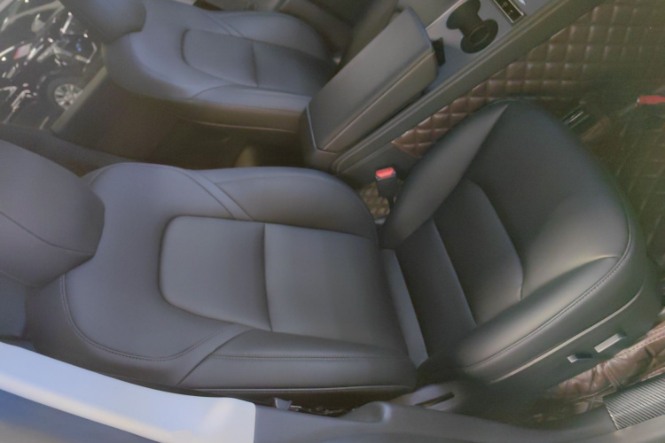 特斯拉 Model Y 2022款 长续航全轮驱动版局部细节41