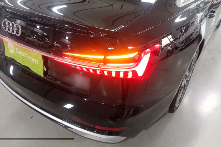 奥迪A6L 2023款 改款 45 TFSI quattro 尊享动感型车身外观9