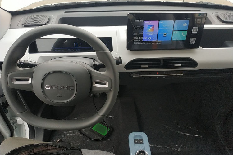 吉利银河 2024款 熊猫mini 200km 耐力熊中控内饰12