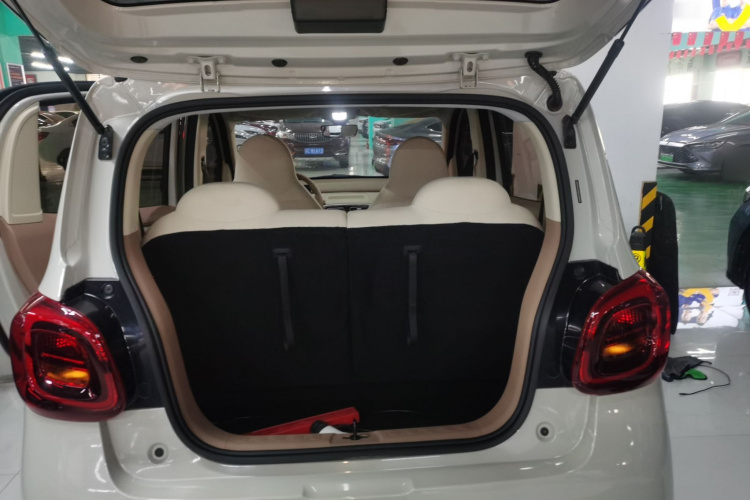 五菱汽车 宏光MINIEV 2025款 四门版 进阶款机舱底盘23