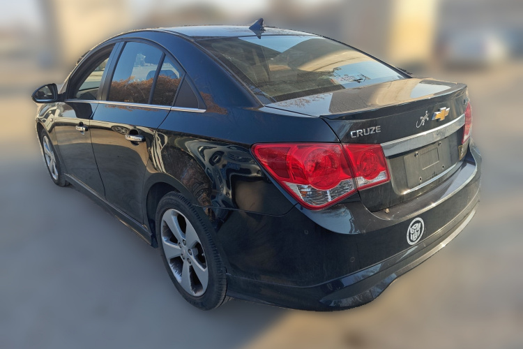 雪佛兰 科鲁兹 2013款 1.8L SX AT车身外观5