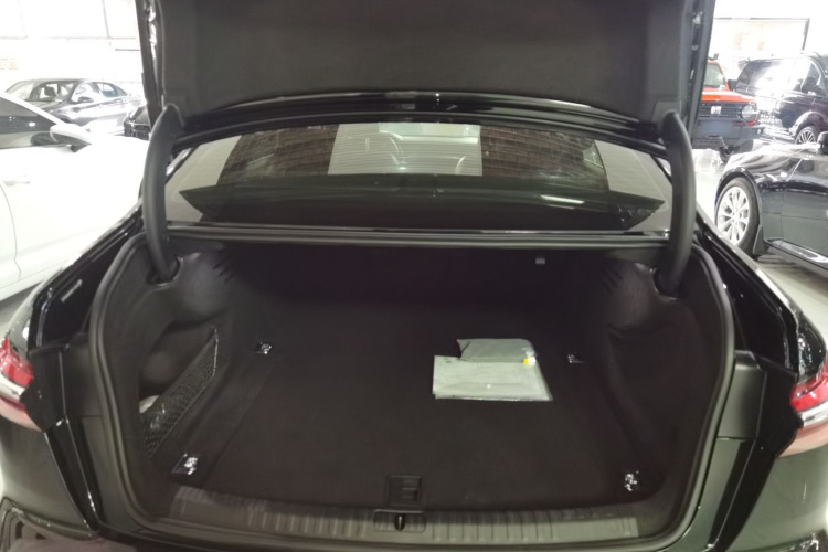 奥迪A6L 2024款 45 TFSI quattro 臻选动感型机舱底盘23