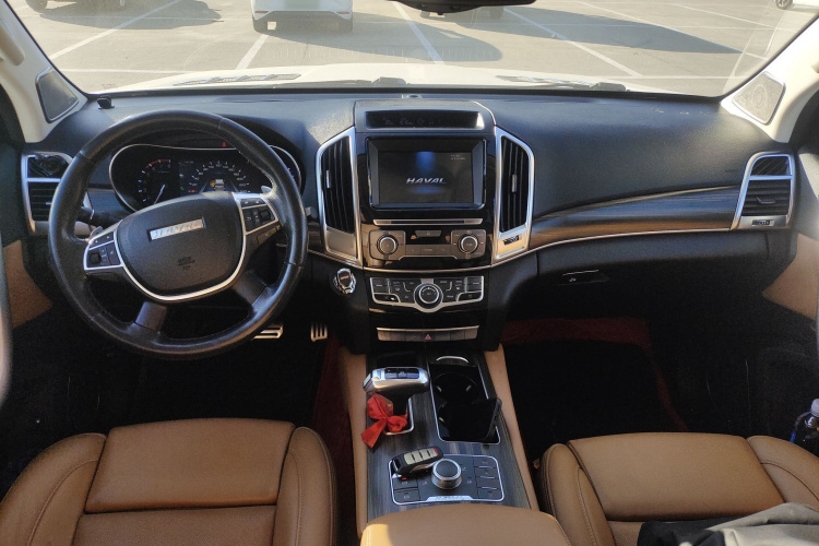 哈弗H9 2017款 2.0T 汽油四驱尊享型 5座中控内饰12