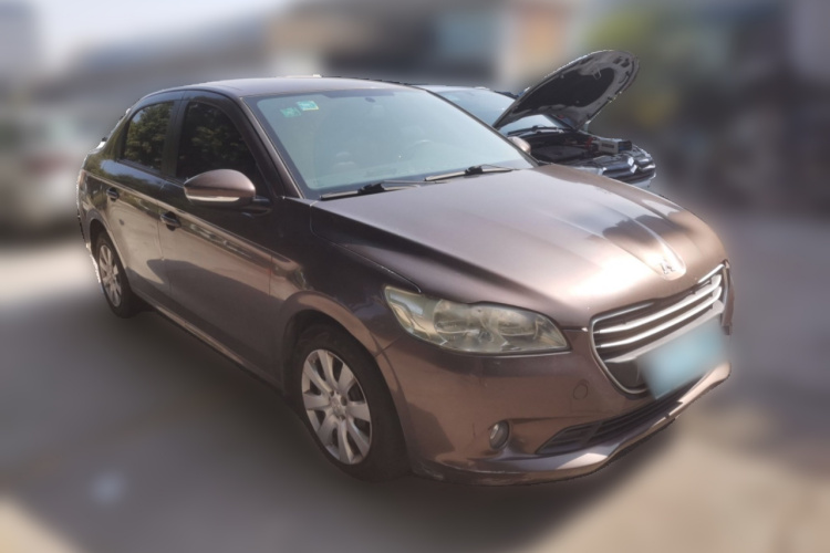 标致301 2014款 1.6L 自动舒适版车身外观3