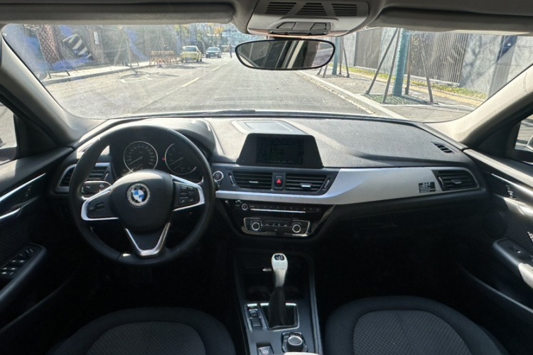 宝马1系 2017款 118i 时尚型中控内饰7005