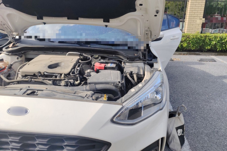 福特 福克斯 2020款 三厢 EcoBoost 180 自动锋潮型局部细节9007